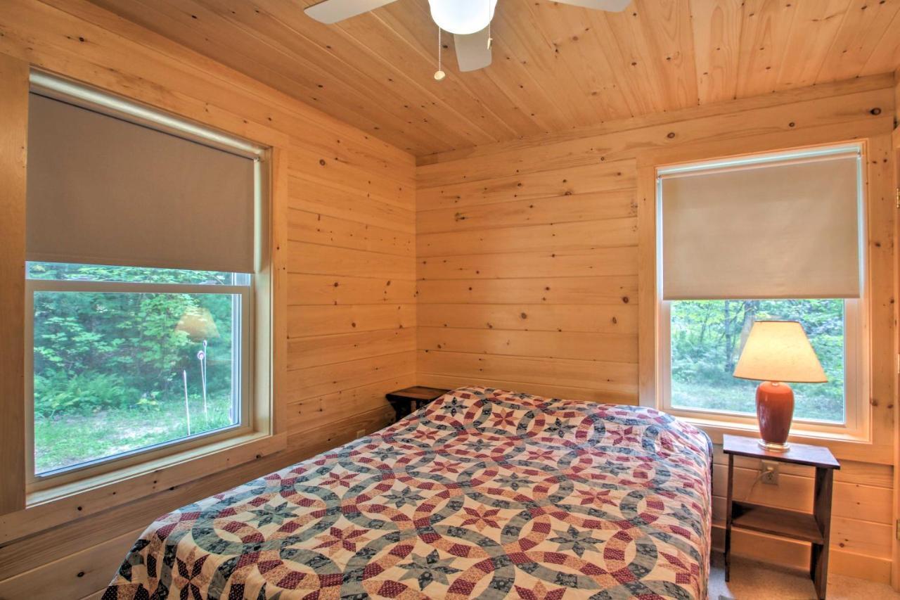 Family Cabin With Beach Access On Panther Pond Raymond Extérieur photo
